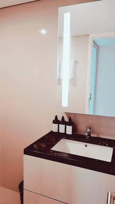 Apartemen 京都kyoto 2br - 53 Sqm At Downtown *